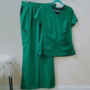 Koi Basics Scrub Set